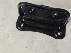 Ručka za sanduk košnice 11cm crna