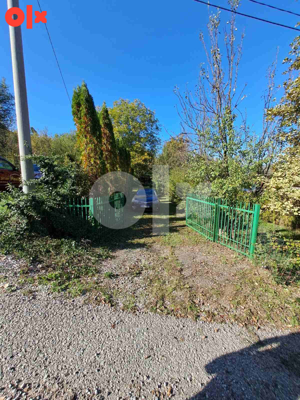 Tuzla vikendica 25m2 na placu 1440m2 2