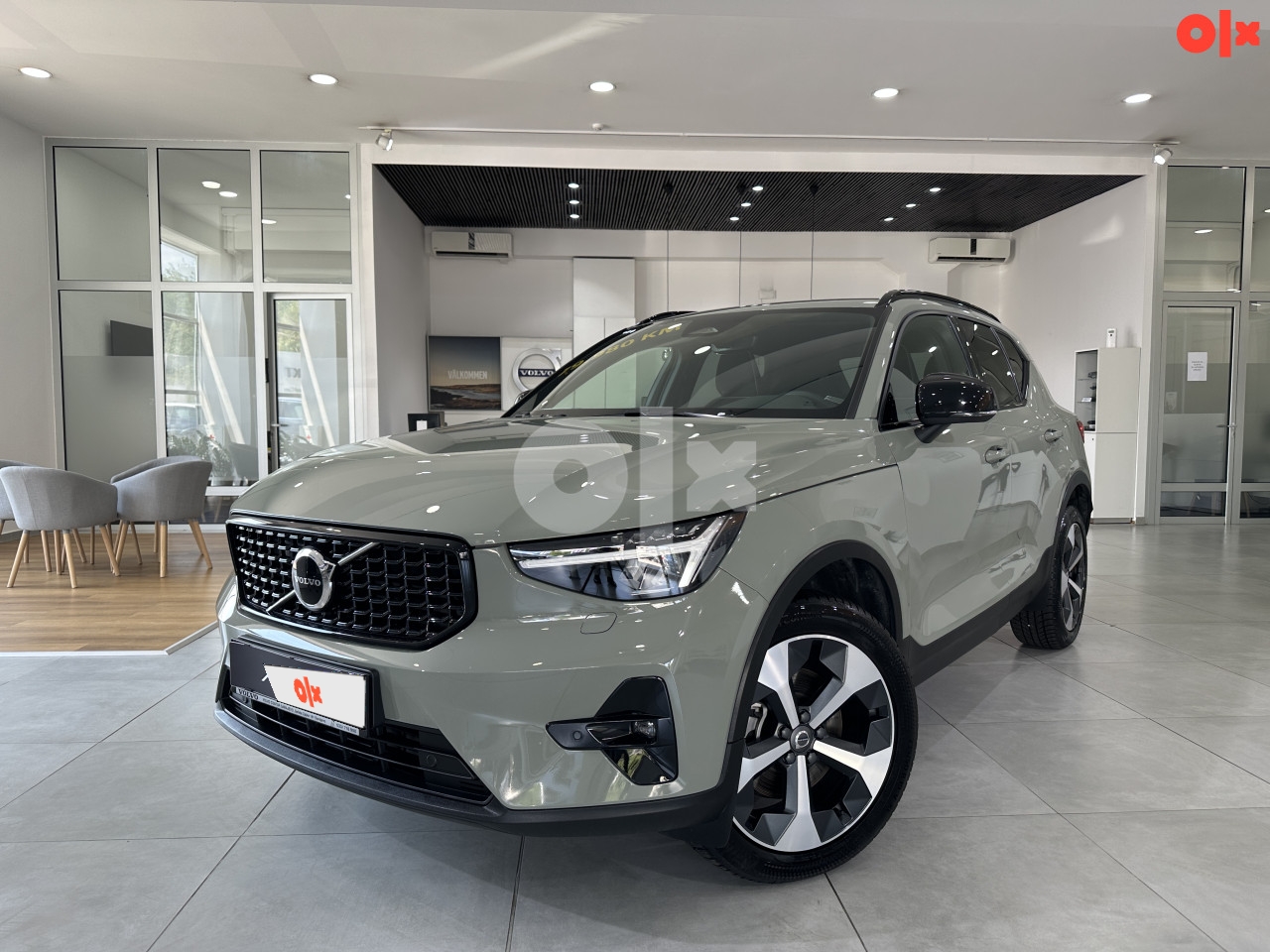 Volvo XC40 PLUS DARK B3 2024 DEMO Akcija 2 servisa GRATIS!!