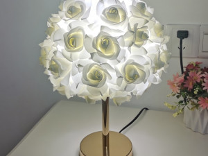 Stolna lampa White Rose