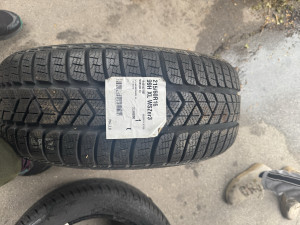 Prodajem 1 gumu 215/60/16 Pirelli
