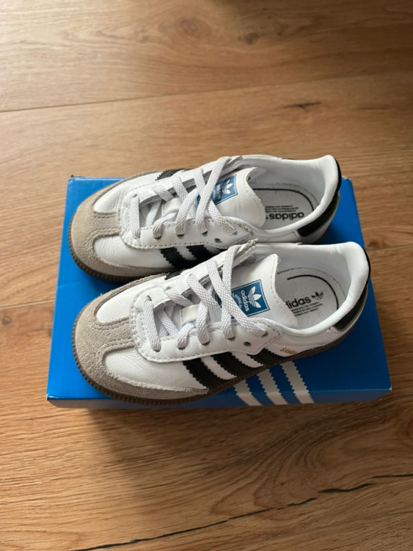 adidas gazelle silver green womens Anti-crease protector