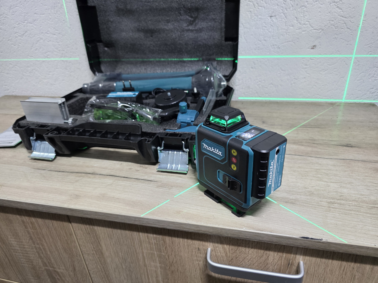 Makita Građevinski Laser Nivelator Komplet Set 4D 16 linija