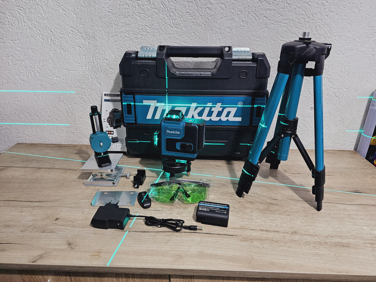 Makita Građevinski Laser Nivelator Komplet Set 4D 16 linija