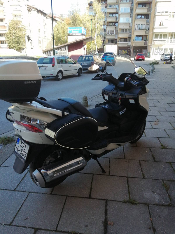 SUZUKI BURGMAN 400