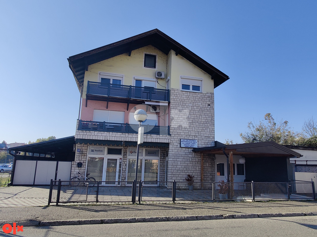 Kuća Gradiška, Granični prelaz