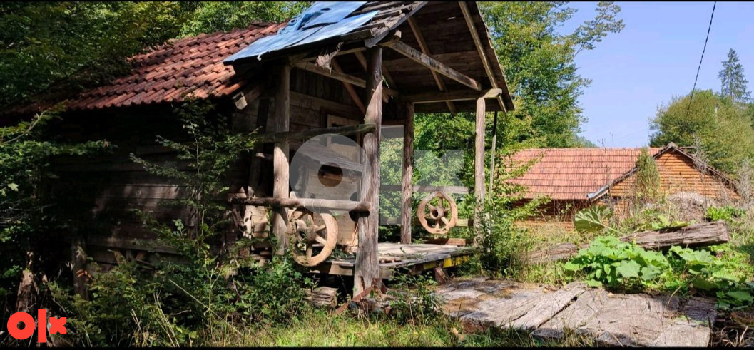 AURA/ Poslovni objekat sa termalnom vodom pored rijeke 6