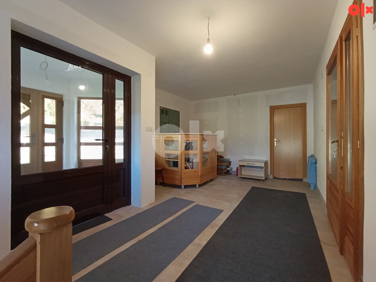 AURA/ Poslovni objekat sa termalnom vodom pored rijeke 15