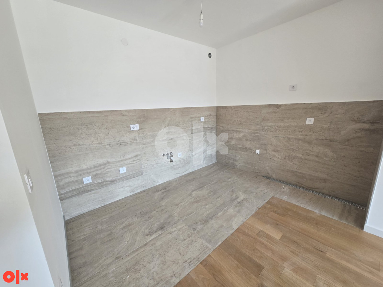 USELJIV Trosoban stan 80m2 Palata UPOTREBNA DOZVOLA 10