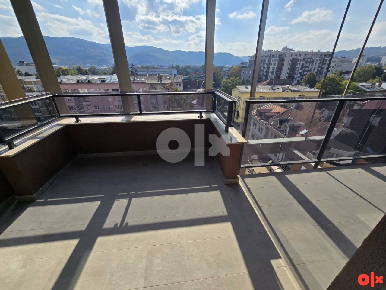 USELJIV Trosoban stan 80m2 Palata UPOTREBNA DOZVOLA 18