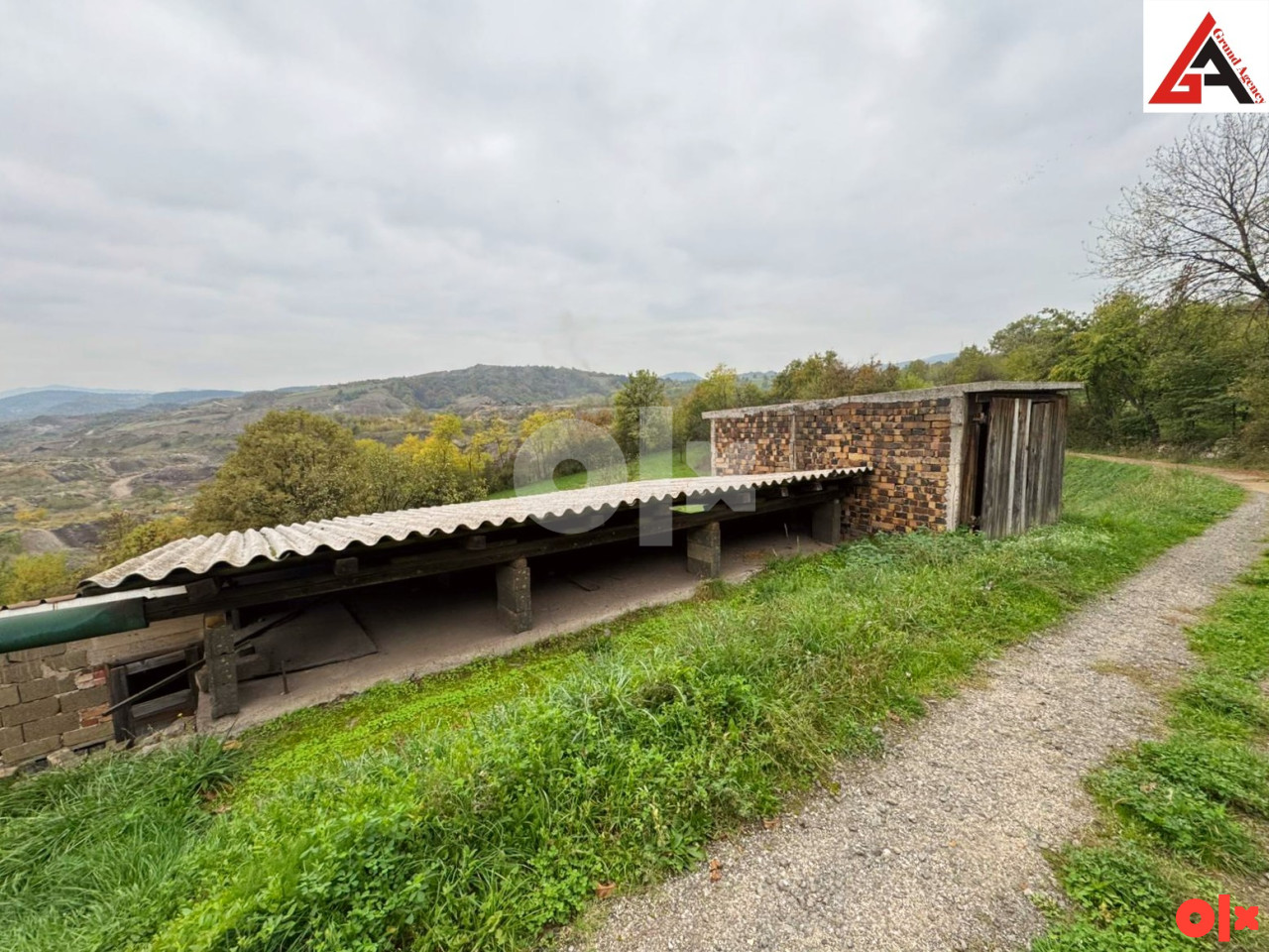 Kuća  230 m2 sa 6832 m2 okućnice - Zenica 7