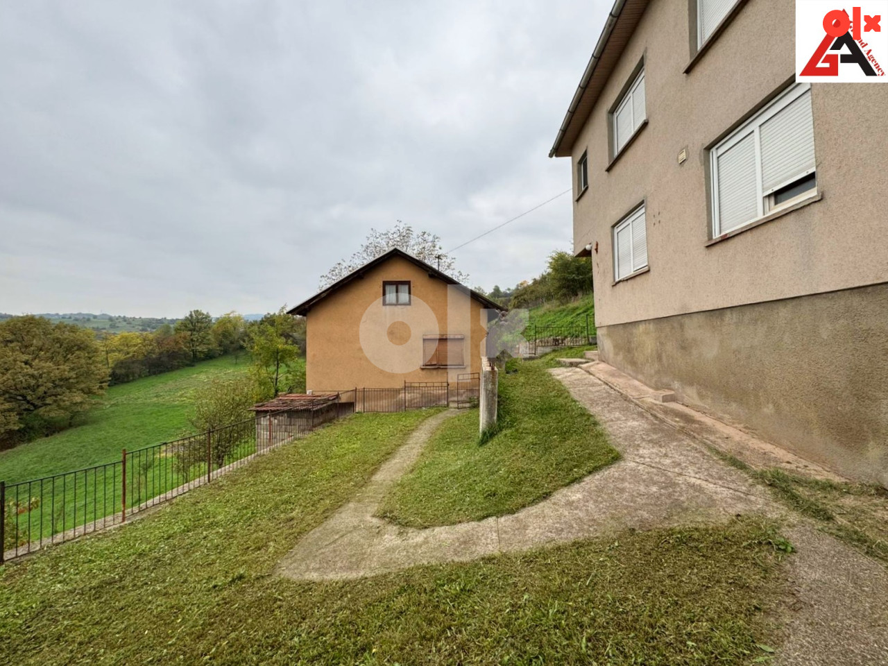 Kuća  230 m2 sa 6832 m2 okućnice - Zenica 10