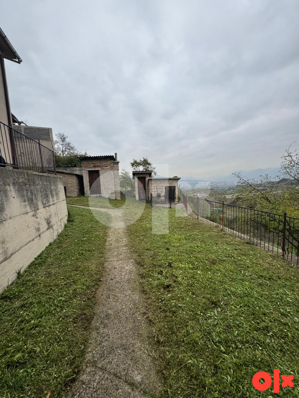 Kuća  230 m2 sa 6832 m2 okućnice - Zenica 13