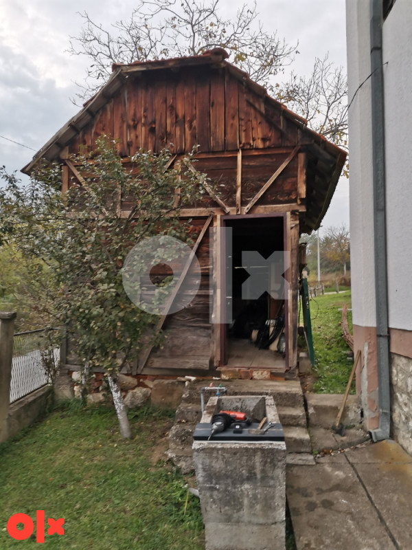 Drvena MAGAZA stara oko 65 godina u dobrom stanju. 4