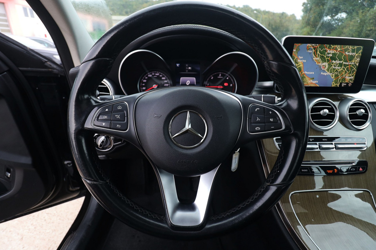 Mercedes-Benz C 220 D 4Matic Avantgarde FULL-LED el. Šiber
