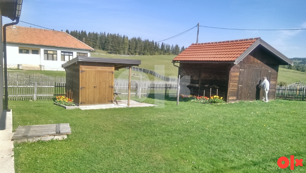 Vikendica Ravna Romanija na placu 889m2 9