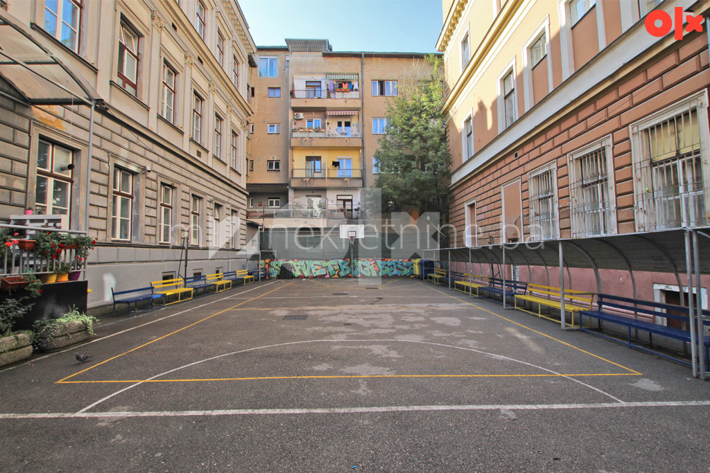 m2: Centar / Trosoban stan 86m2 / 1sp / parking 17