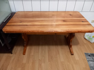 Trpezarijski stol puno drvo