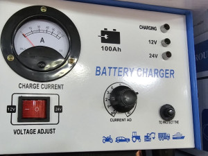 Punjac 100A ispravljac za akumulator 12/24