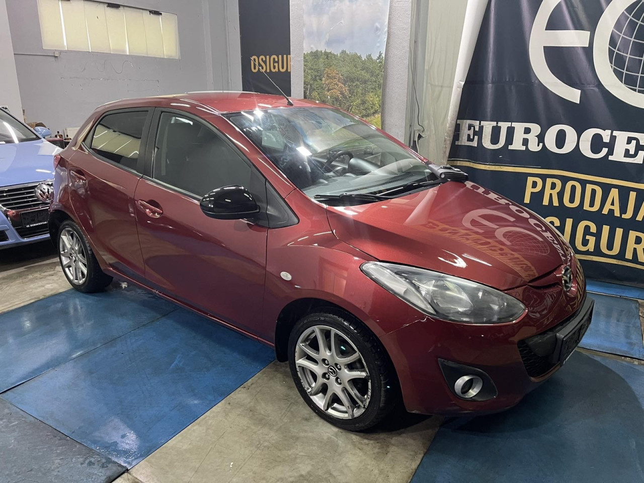 MAZDA 2 1.3i, 2013 GODINA, KLIMA, PARK SENZORI