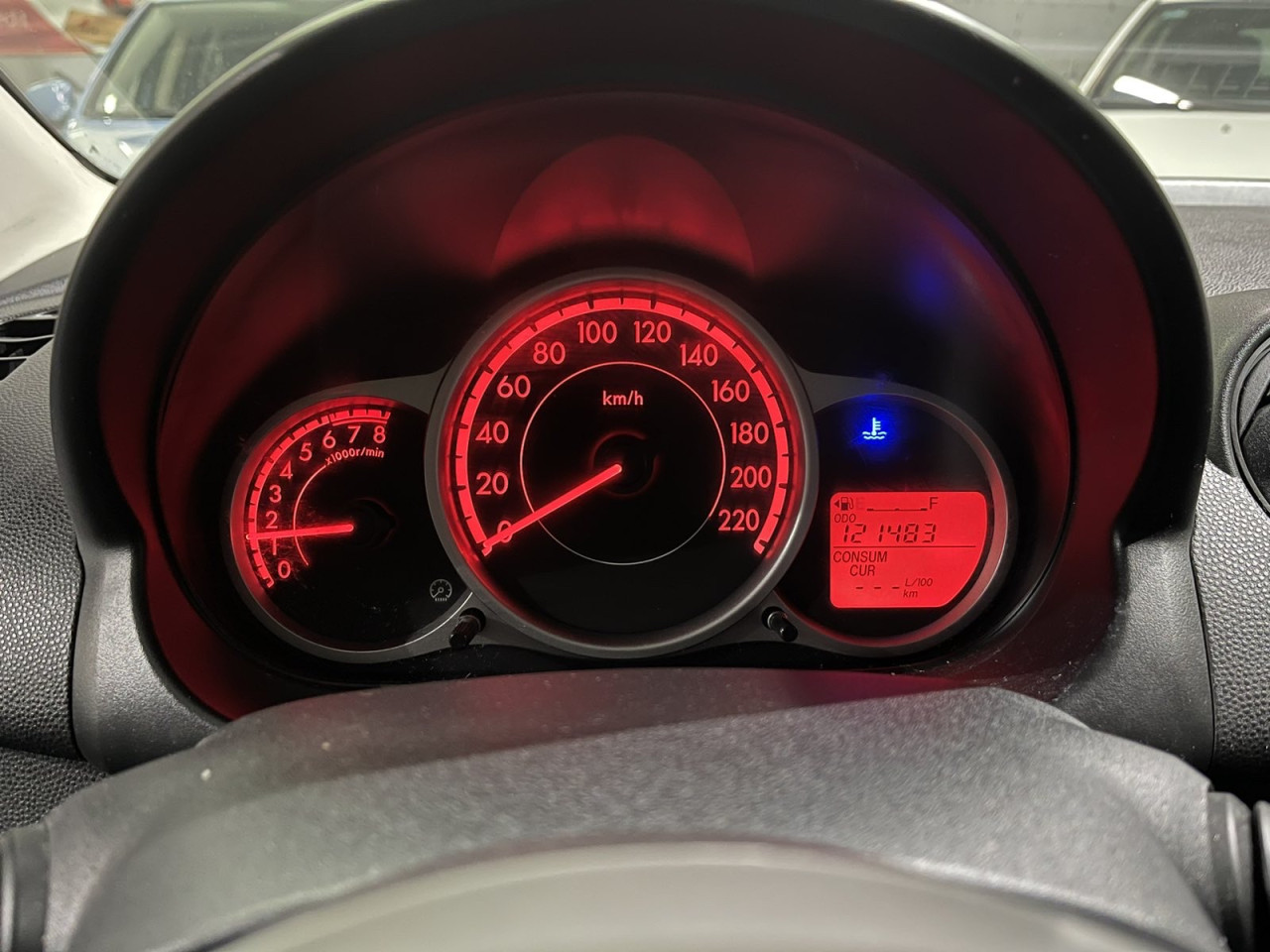 MAZDA 2 1.3i, 2013 GODINA, KLIMA, PARK SENZORI