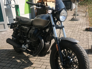 Moto Guzzi Bobber V9
