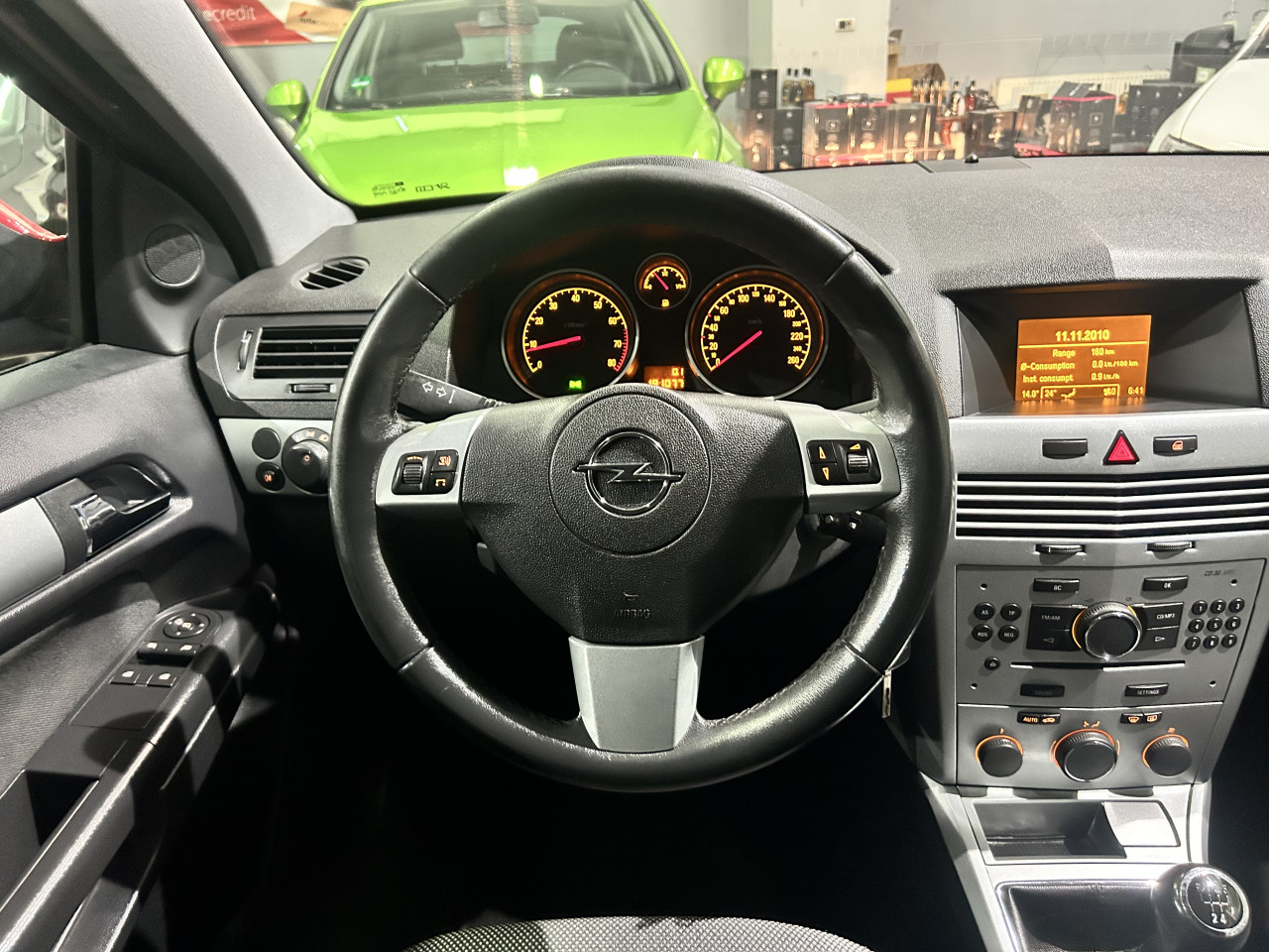 OPEL ASTRA GTC 1.6i, 2012 GODINA, KLIMA,TEMPOMAT