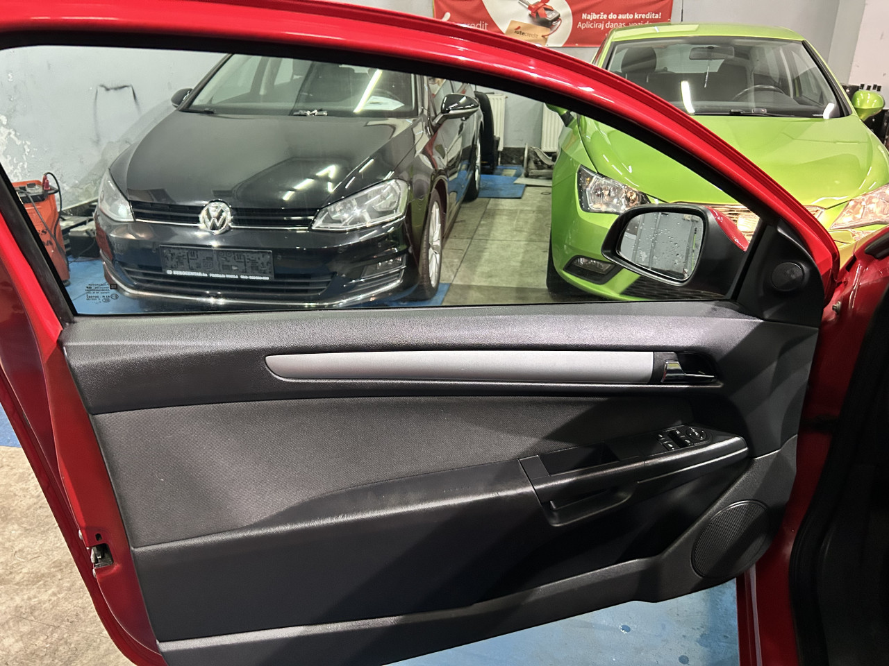 OPEL ASTRA GTC 1.6i, 2012 GODINA, KLIMA,TEMPOMAT