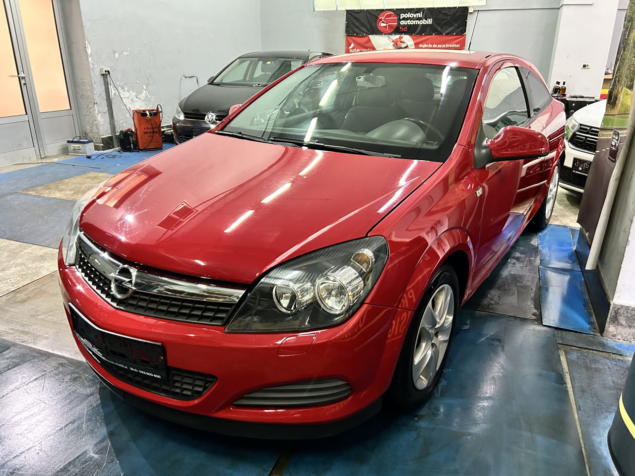 OPEL ASTRA GTC 1.6i, 2012 GODINA, KLIMA,TEMPOMAT