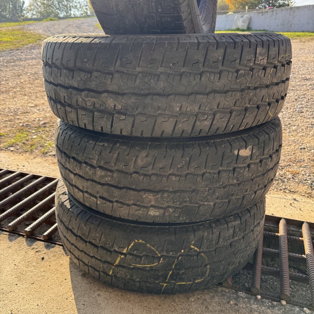 Gume 215 70 R15C petlas novo Peugeot boxer