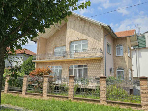 Luksuzna kuća u Brčkom- Kolobara