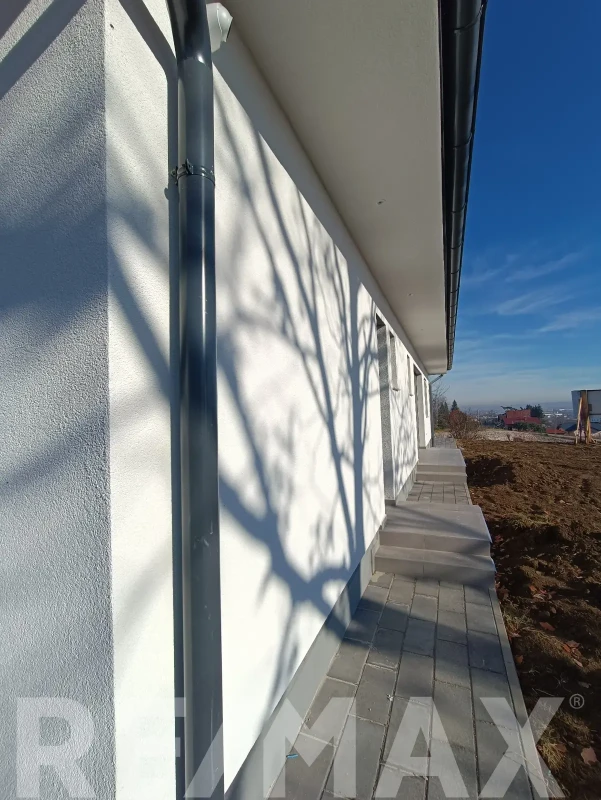 Novoizgrađena kuća 160m2 u Laktašima sa panoramskim pogledom 7