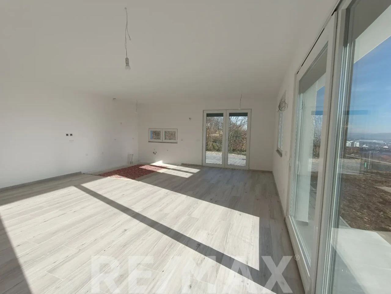 Novoizgrađena kuća 160m2 u Laktašima sa panoramskim pogledom 8