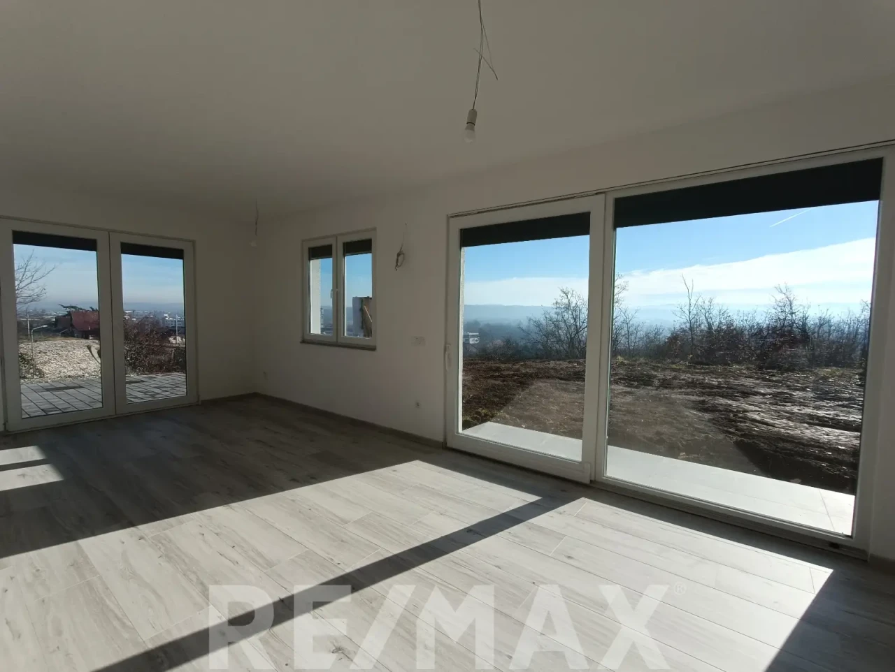 Novoizgrađena kuća 160m2 u Laktašima sa panoramskim pogledom 9