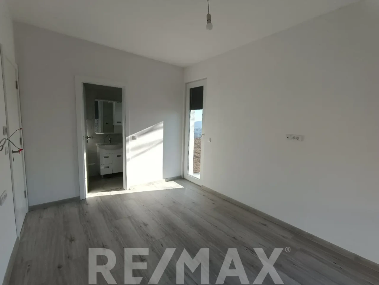 Novoizgrađena kuća 160m2 u Laktašima sa panoramskim pogledom 13