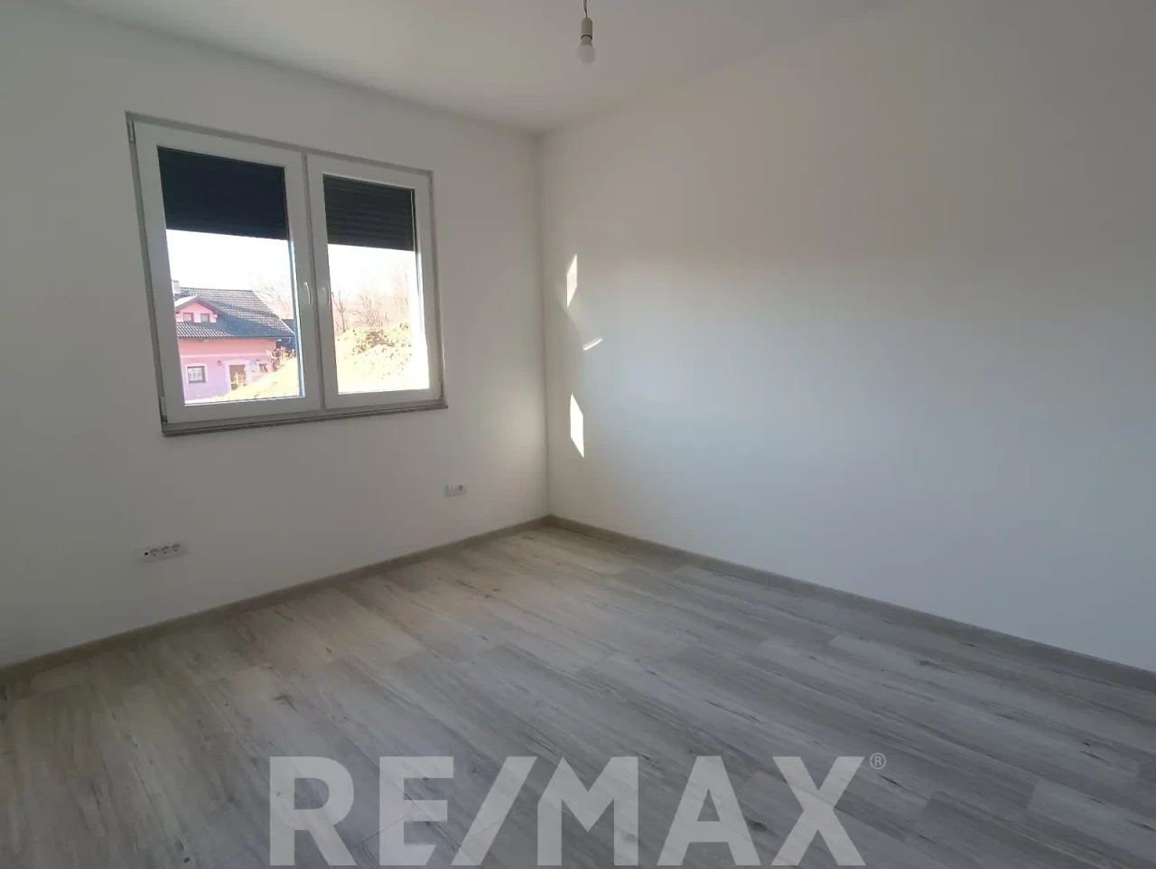 Novoizgrađena kuća 160m2 u Laktašima sa panoramskim pogledom 16