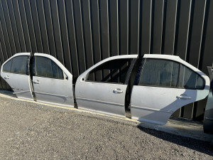 Golf 4 bora vrata prednja desna zadnja lijeva