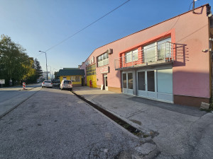 AKCIJA!! Poslovni prostor u prizemlju 18 m2- Ilidža - do ceste