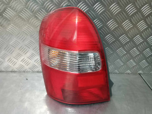 stop svjetlo lijevo mazda 323 F 99-03