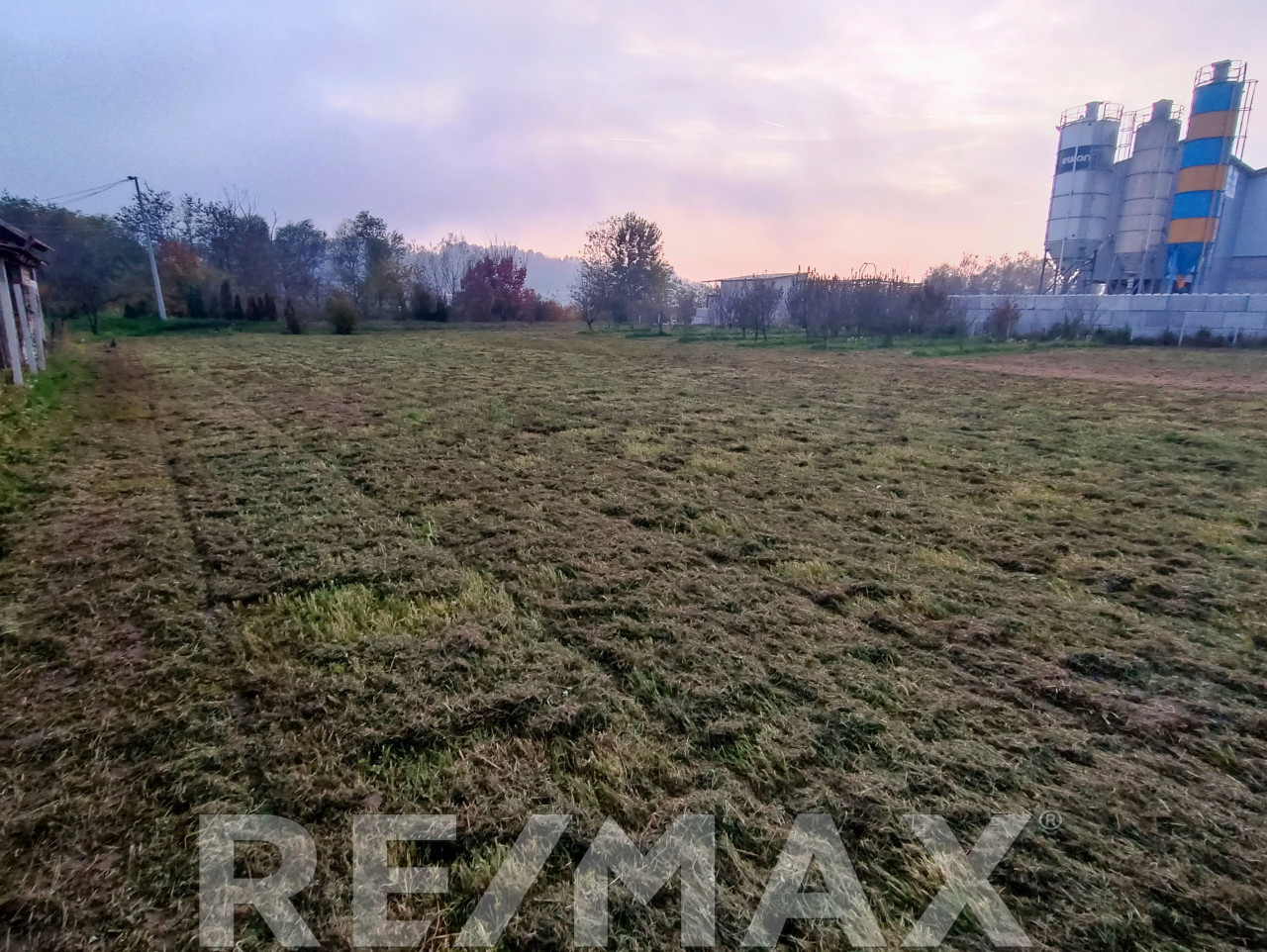 Zemljište 4042m2 za gradnju hale u Ramićima 3