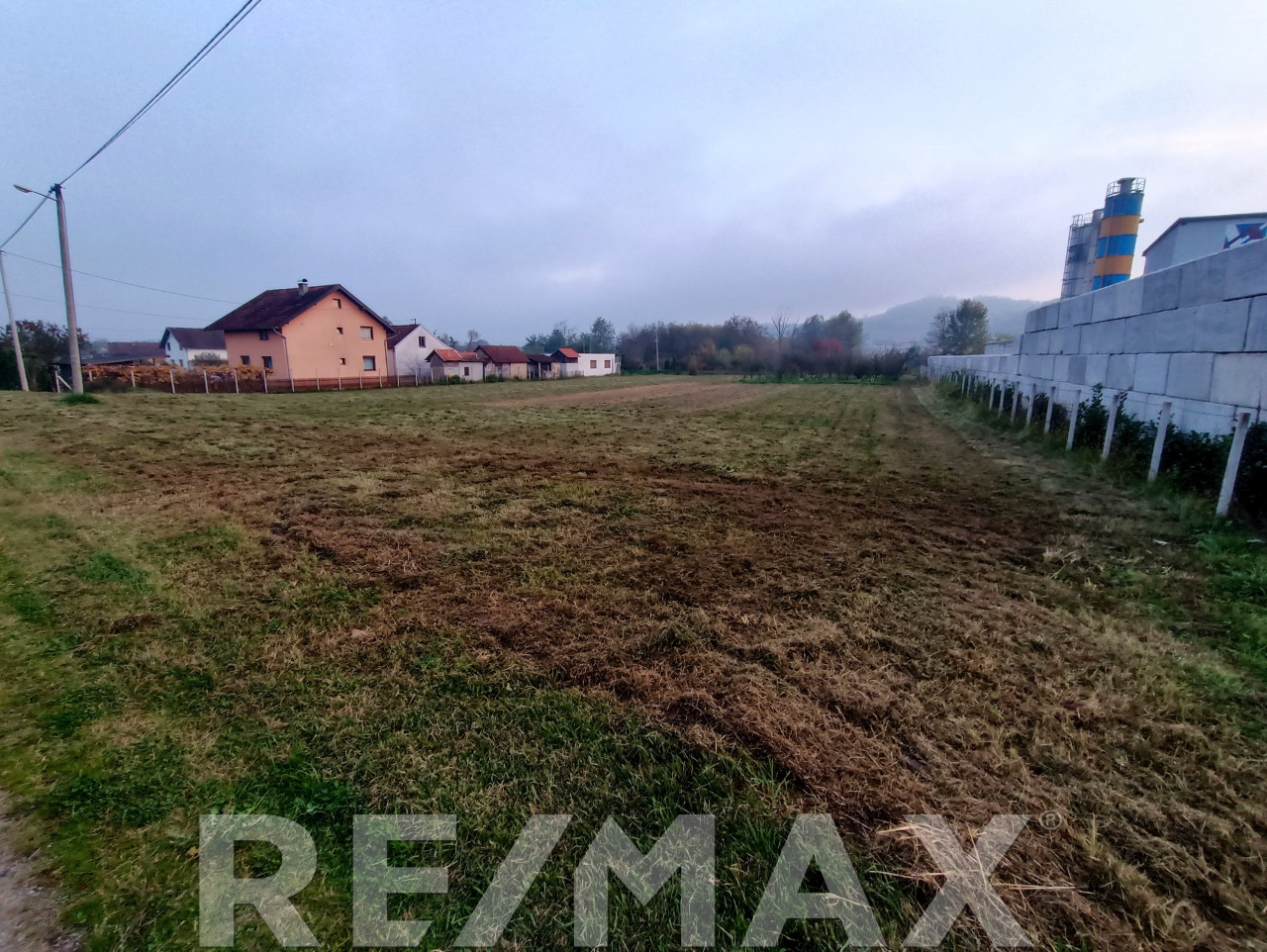 Zemljište 4042m2 za gradnju hale u Ramićima 9