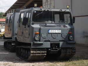 Terensko vozilo Hagglunds BV 206 A, MT