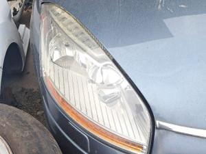 FAROVI CITROEN PICASO 2010 GOD