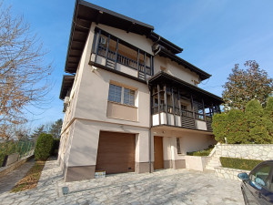Namješten objekat  430 m2 Hotonj