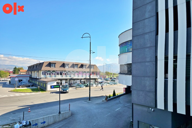 Poslovni objekat na vrlo frekventnoj lokaciji, Ilidža 11
