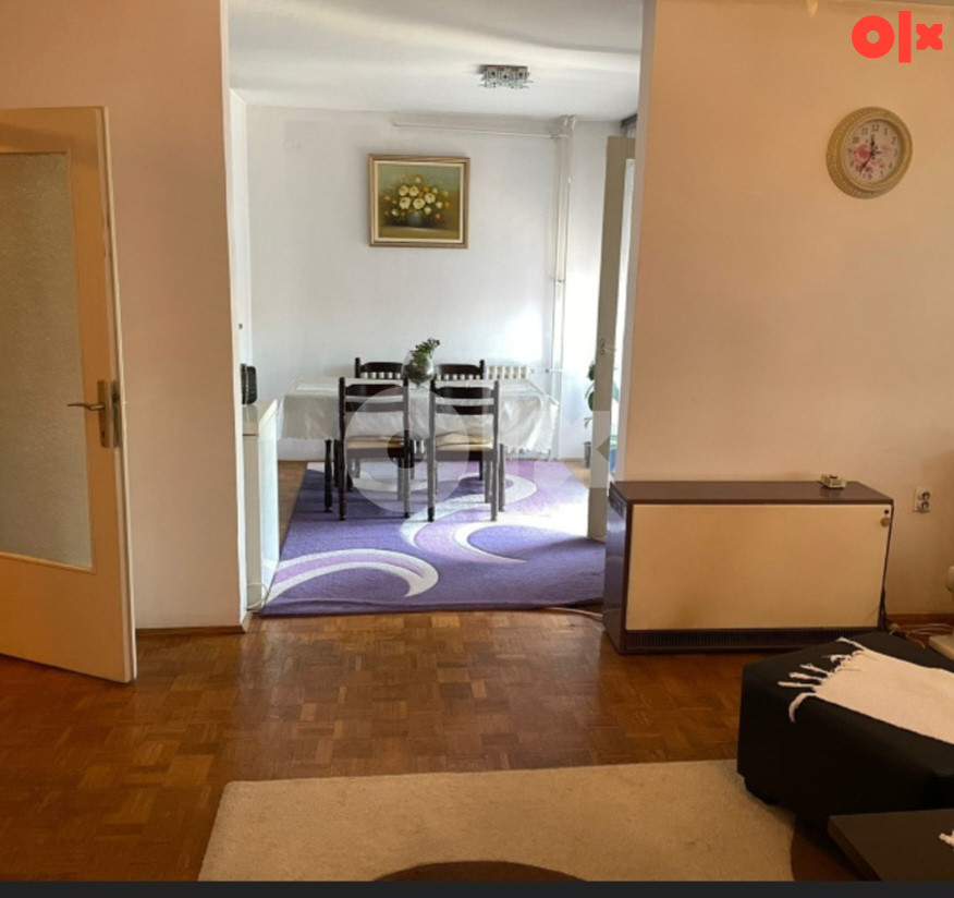 Prostran Trosoban stan od 80m2 , Centar grada, Prijedor