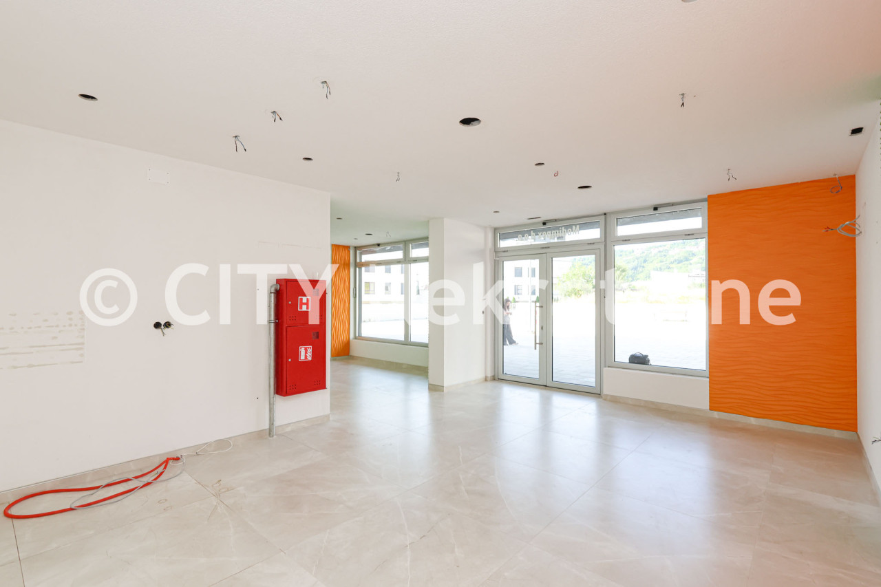 Poslovni prostor - Centar - Šip - 55 m2