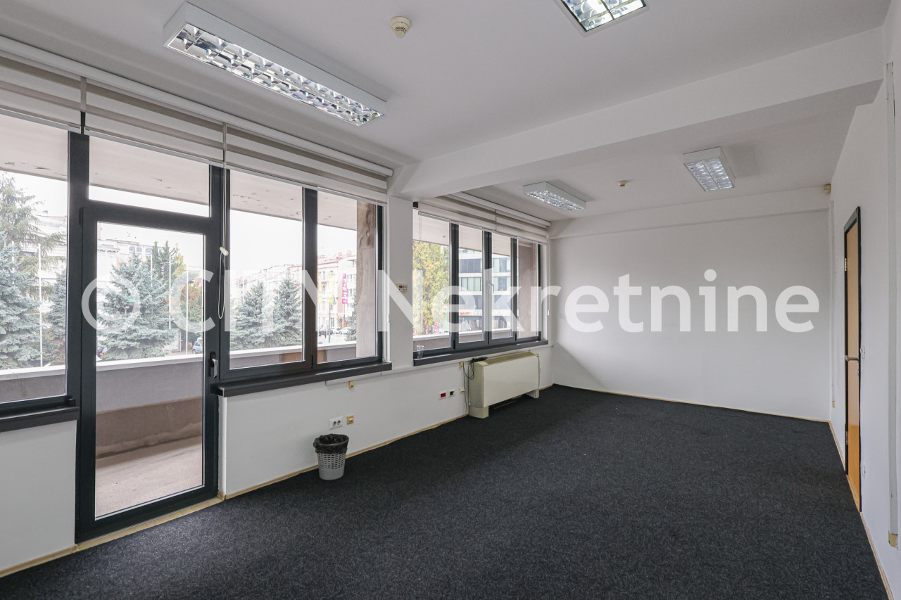 Poslovni prostor - Centar - Branilaca Sarajeva - 29 m2 3