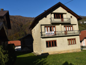 Kuća trospratnica u naselju Luke - Fojnica photo 4