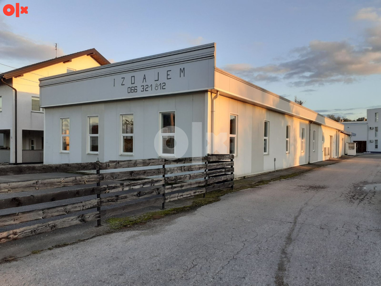 Skladišta i hale Derventa 1400m2 2